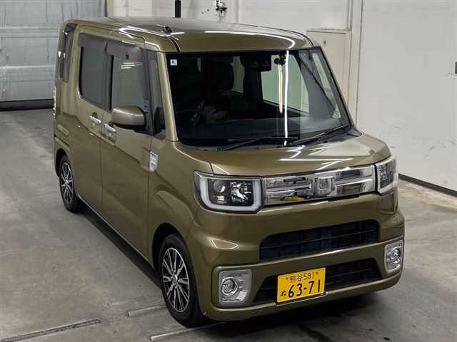 DAIHATSU WAKE