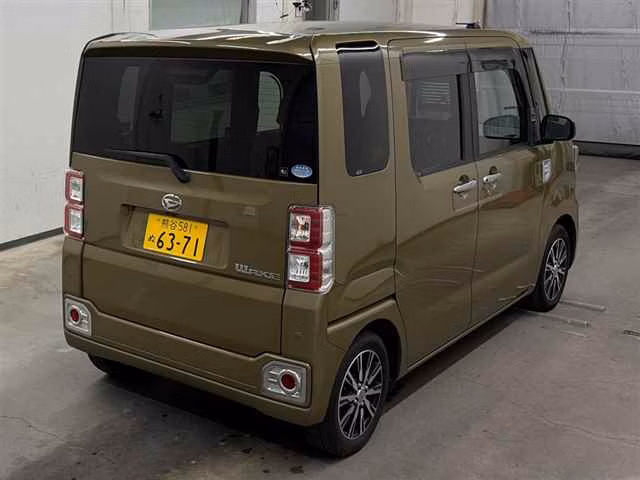 DAIHATSU WAKE