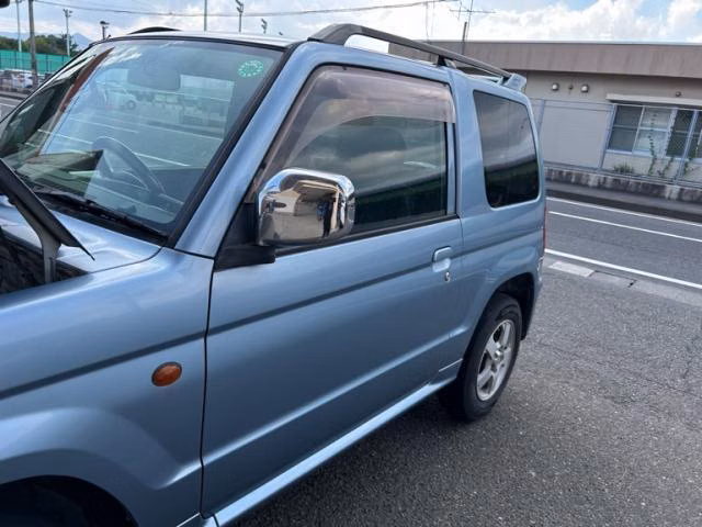 MITSUBISHI PAJERO MINI