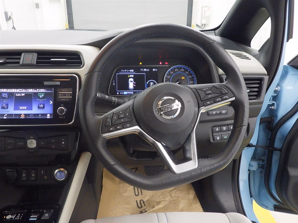 NISSAN LEAF