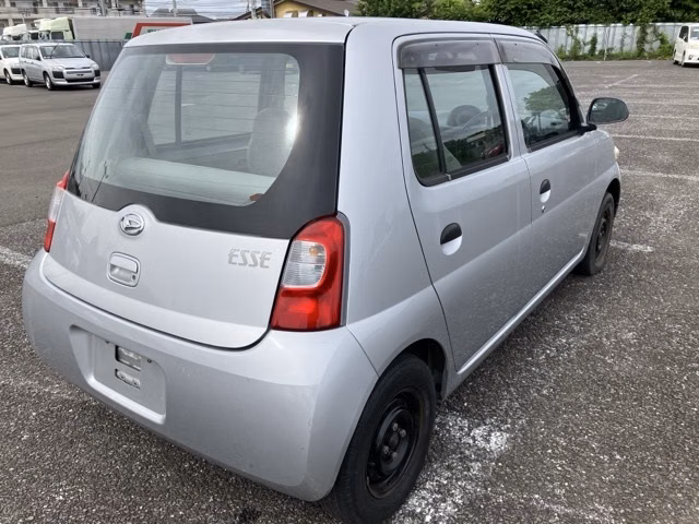 DAIHATSU ESSE
