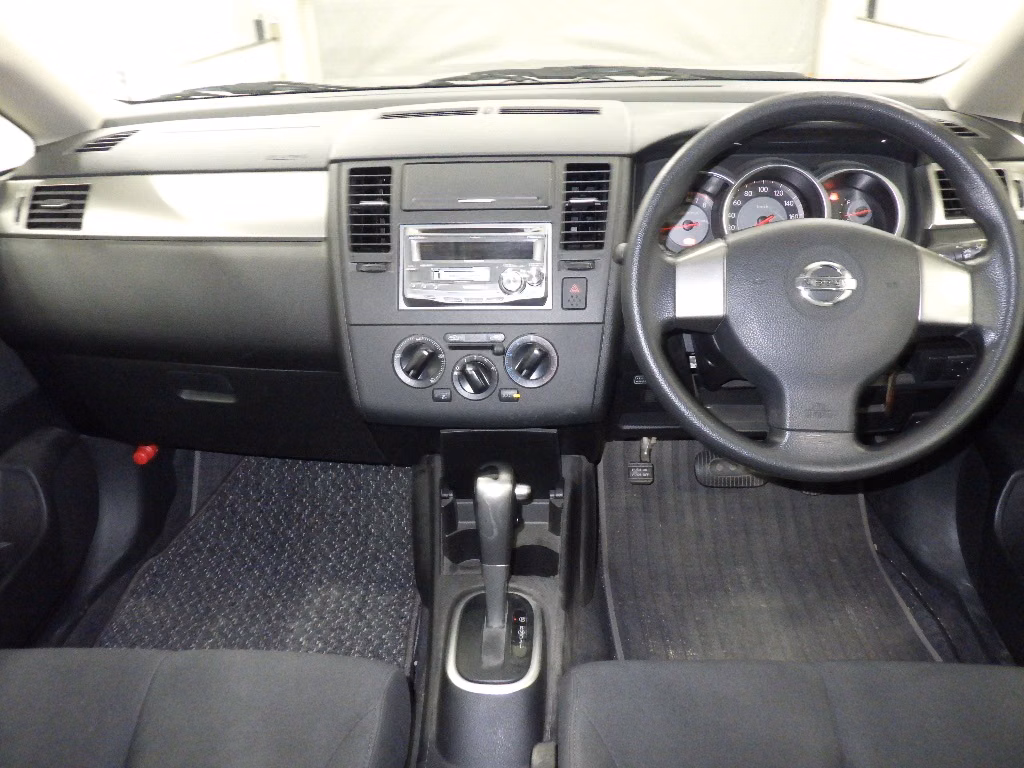 NISSAN TIIDA LATIO