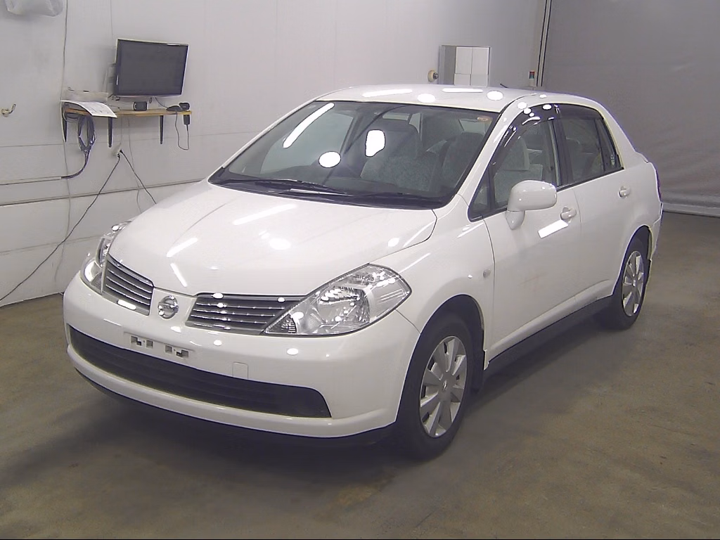 NISSAN TIIDA LATIO