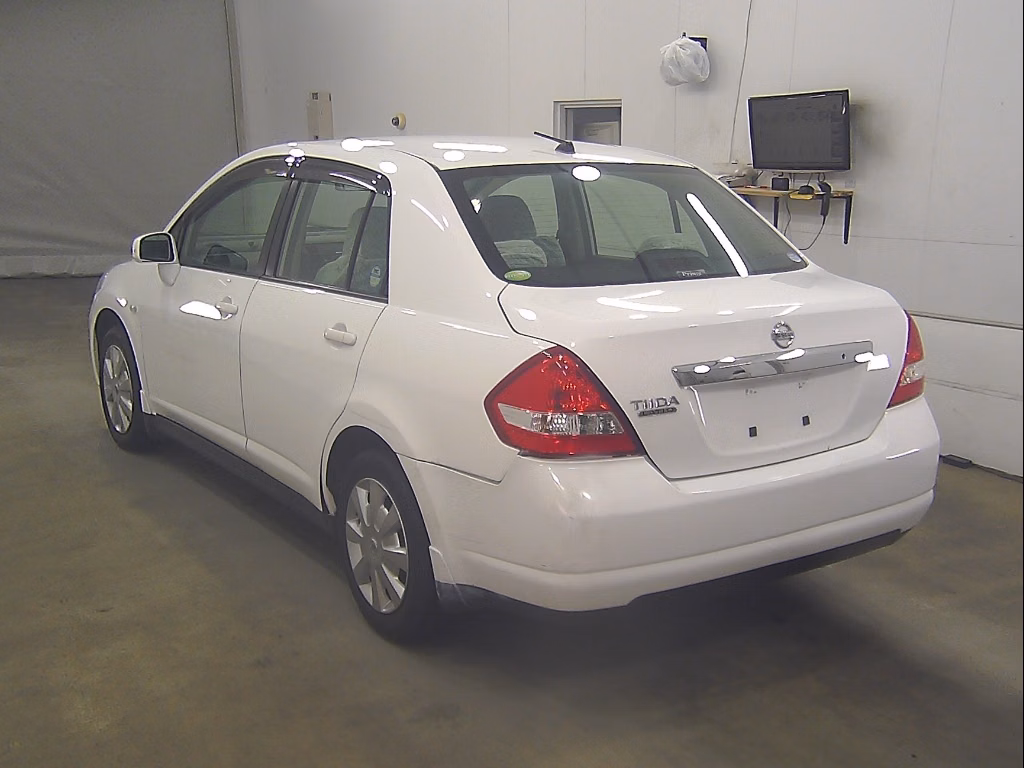 NISSAN TIIDA LATIO
