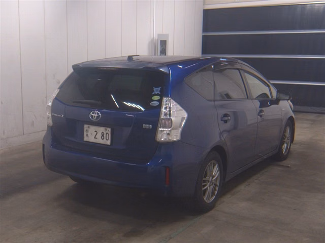 TOYOTA PRIUS ALPHA