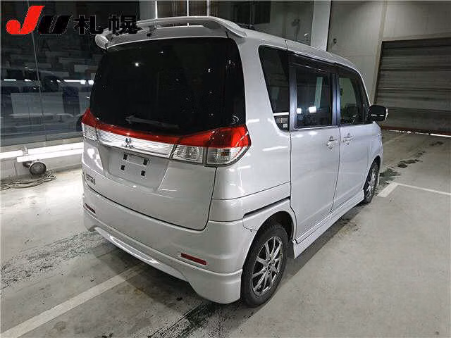 MITSUBISHI DELICA D:2