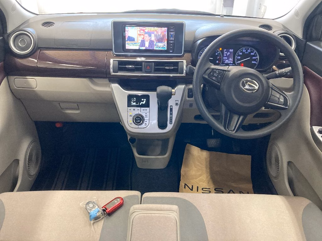 DAIHATSU CAST