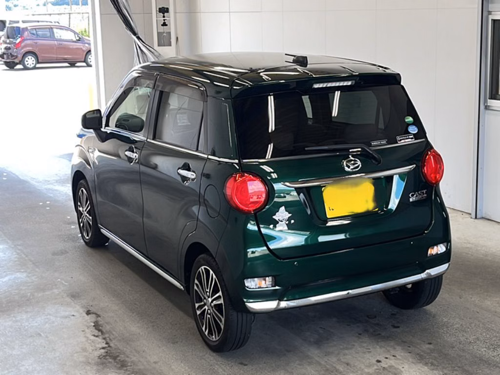 DAIHATSU CAST