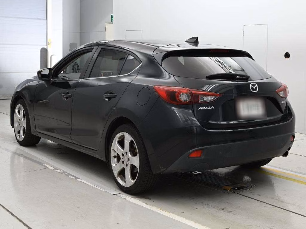 MAZDA AXELA