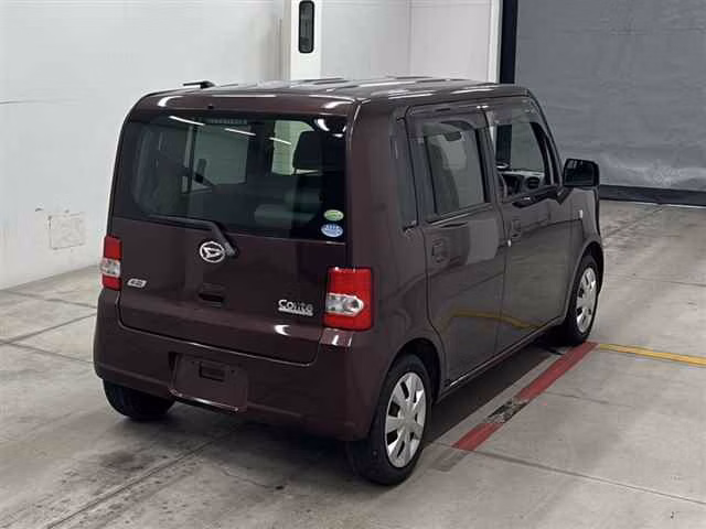 DAIHATSU MOVE CONTE