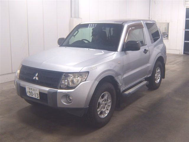 MITSUBISHI PAJERO