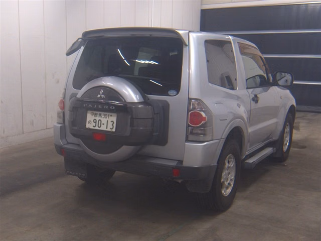 MITSUBISHI PAJERO