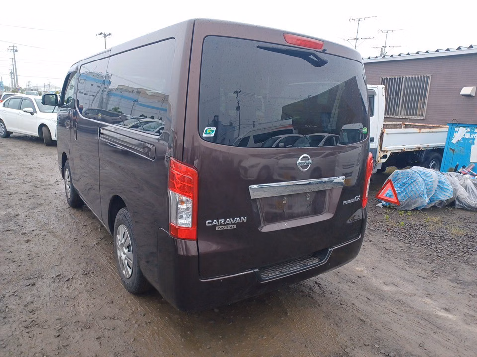 NISSAN NV350 CARAVAN