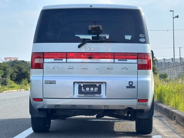 MITSUBISHI DELICA D:5