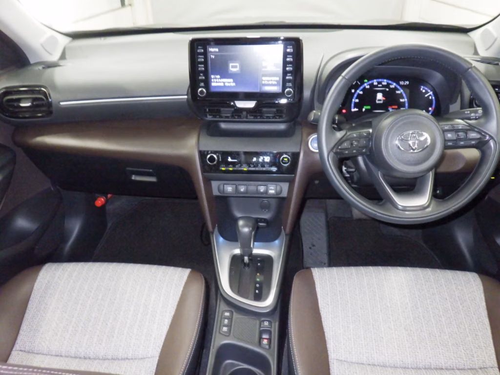 TOYOTA YARIS CROSS