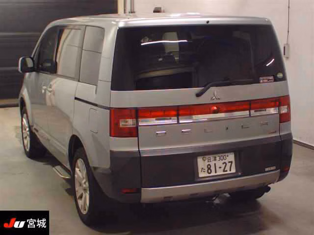 MITSUBISHI DELICA D:5