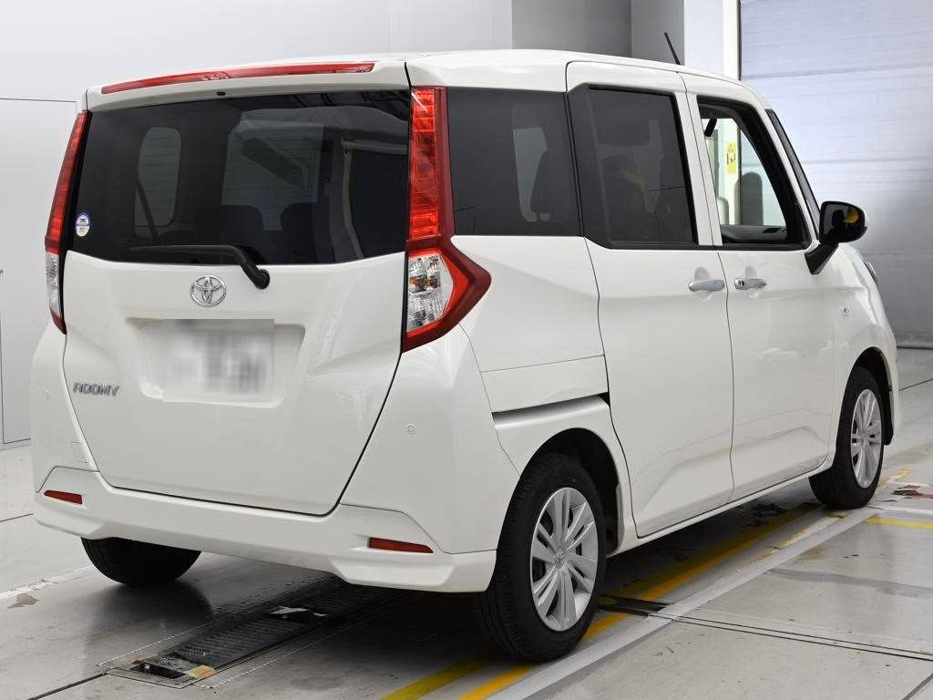 TOYOTA ROOMY