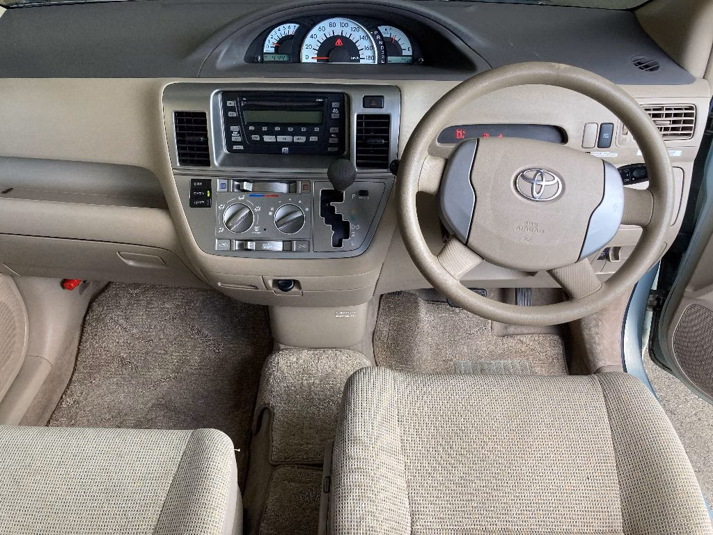 TOYOTA RAUM