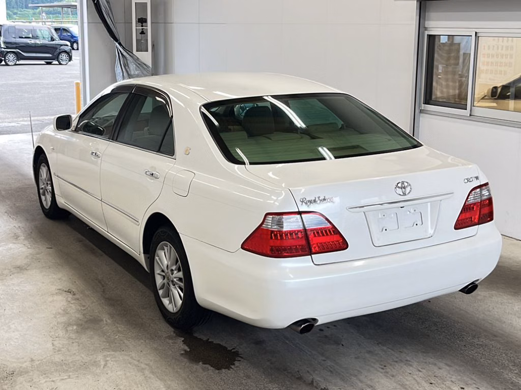TOYOTA CROWN
