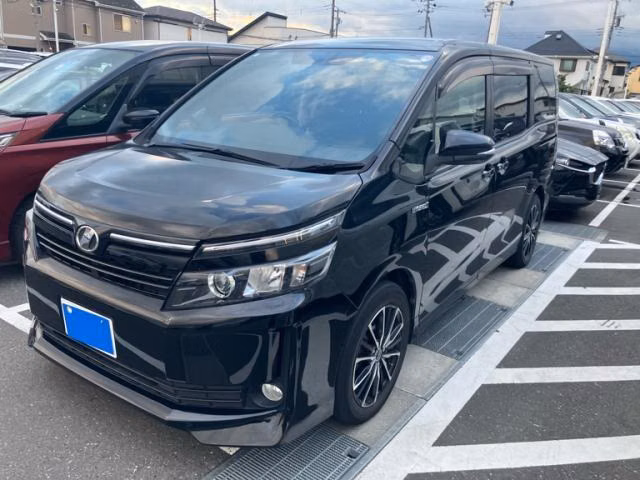 TOYOTA VOXY