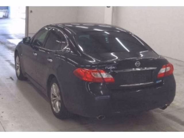 NISSAN FUGA