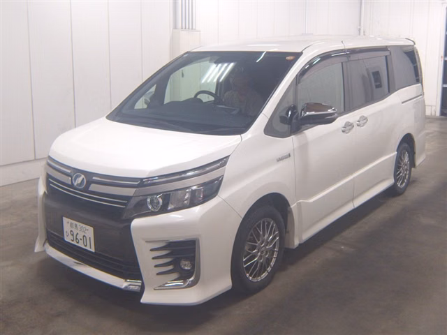 TOYOTA VOXY