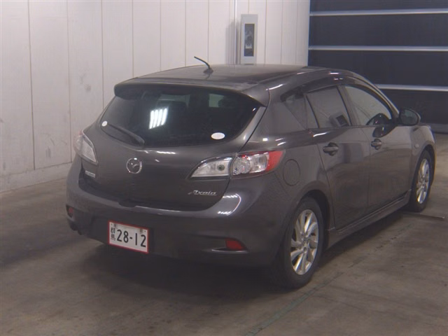 MAZDA AXELA