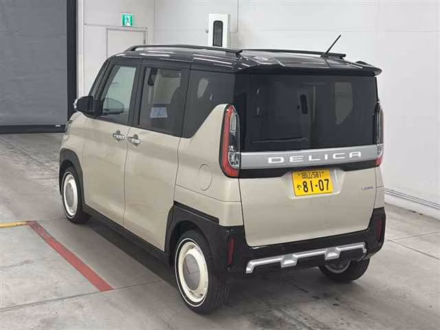 MITSUBISHI DELICA MINI