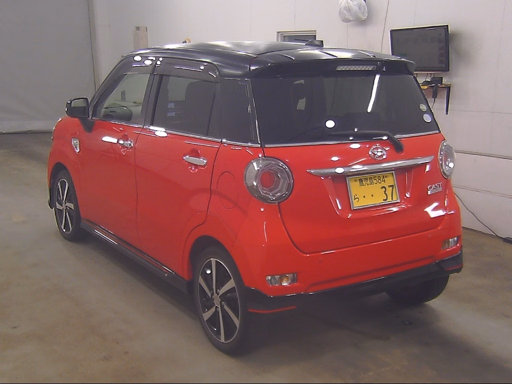 DAIHATSU CAST