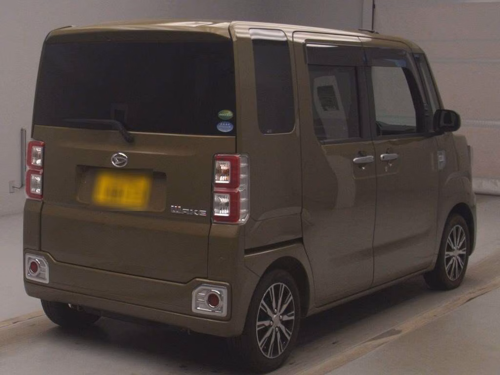DAIHATSU WAKE
