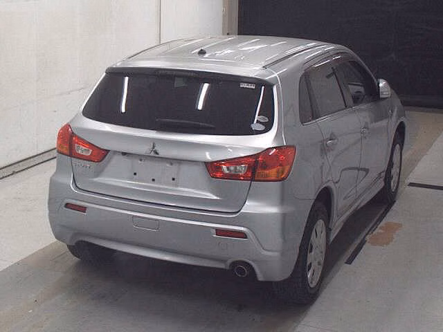 MITSUBISHI RVR