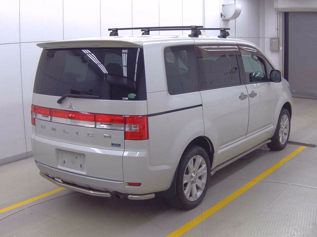 MITSUBISHI DELICA D:5