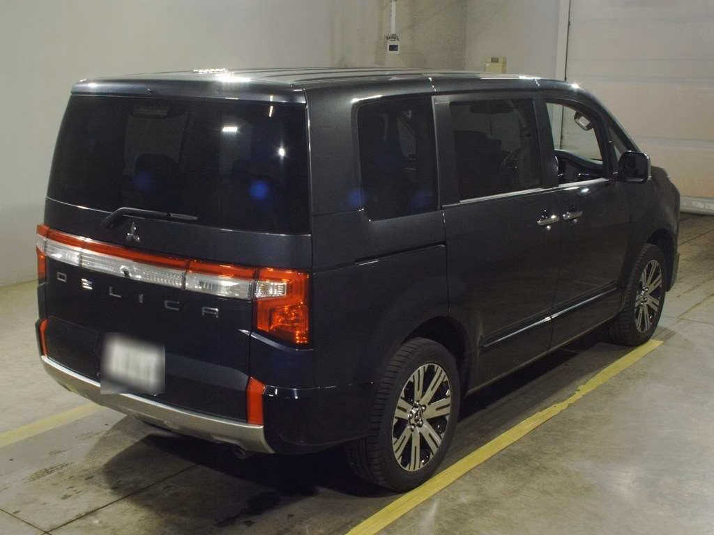 MITSUBISHI DELICA D:5