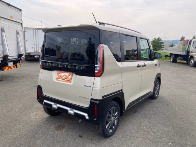 MITSUBISHI DELICA MINI
