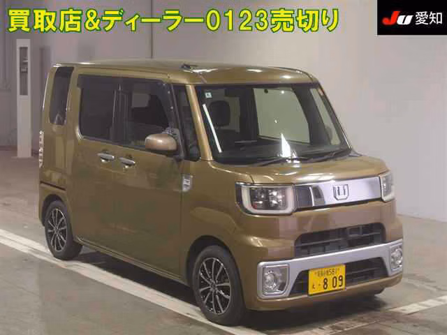 DAIHATSU WAKE