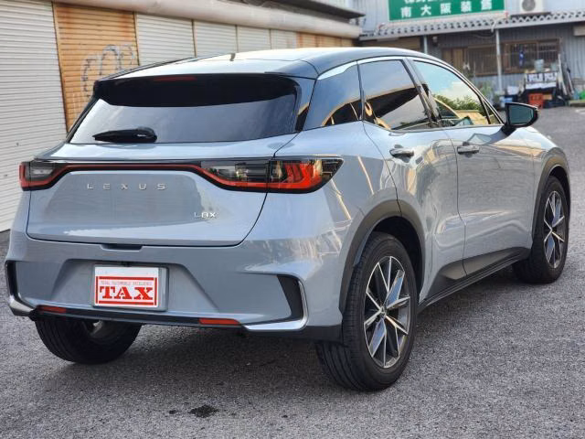 LEXUS LBX