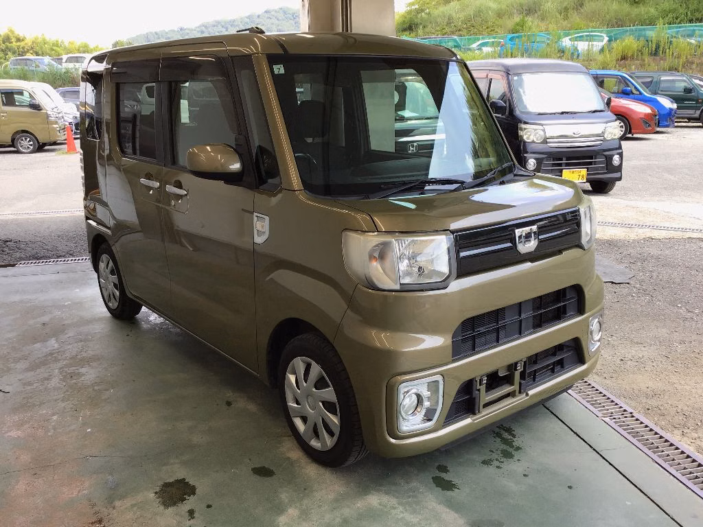 DAIHATSU WAKE