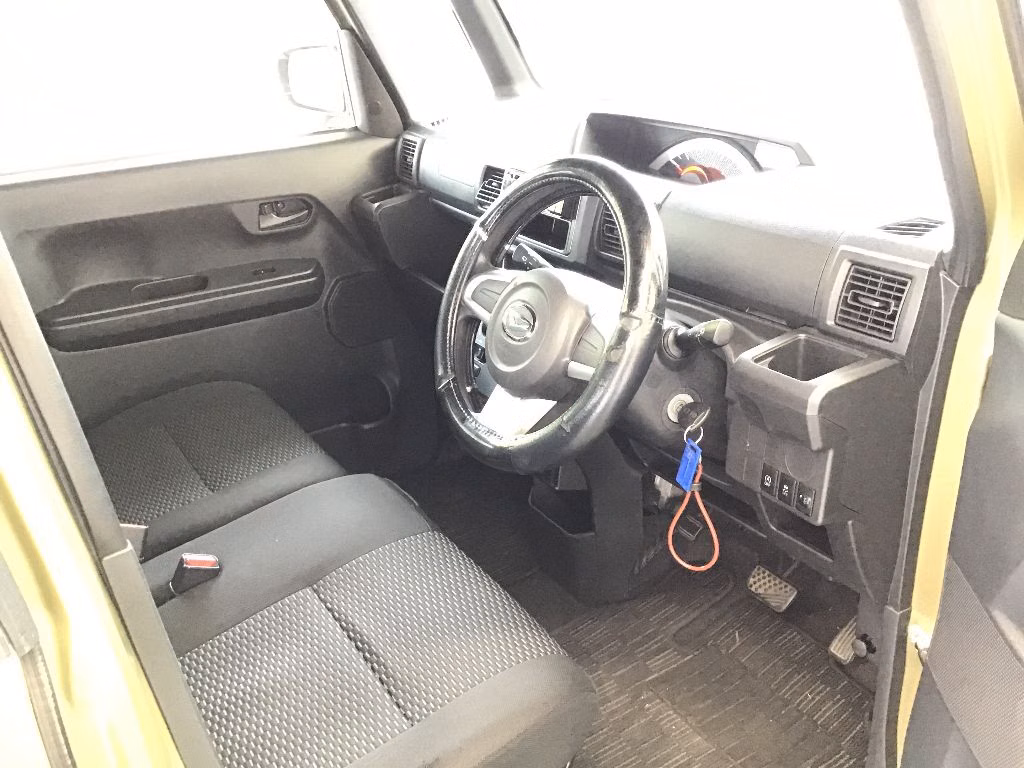 DAIHATSU WAKE