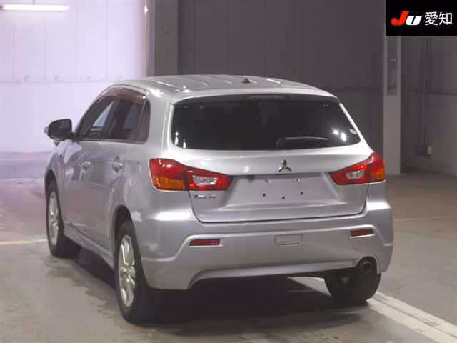 MITSUBISHI RVR