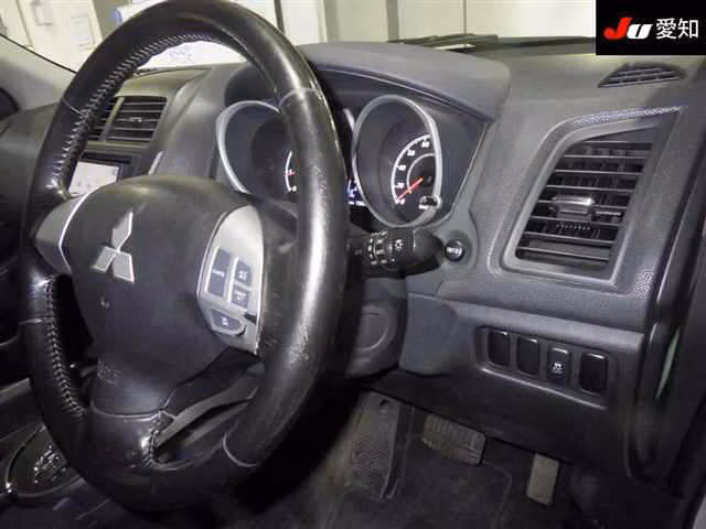 MITSUBISHI RVR