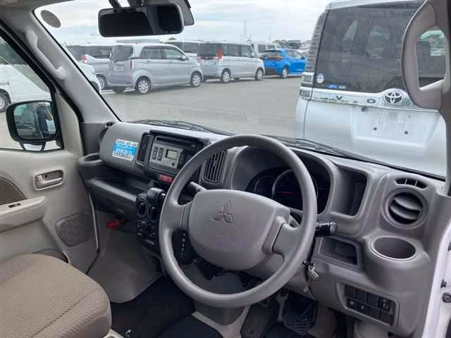 MITSUBISHI MINICAB