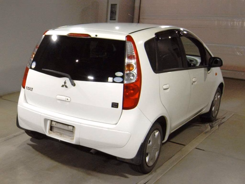 MITSUBISHI COLT