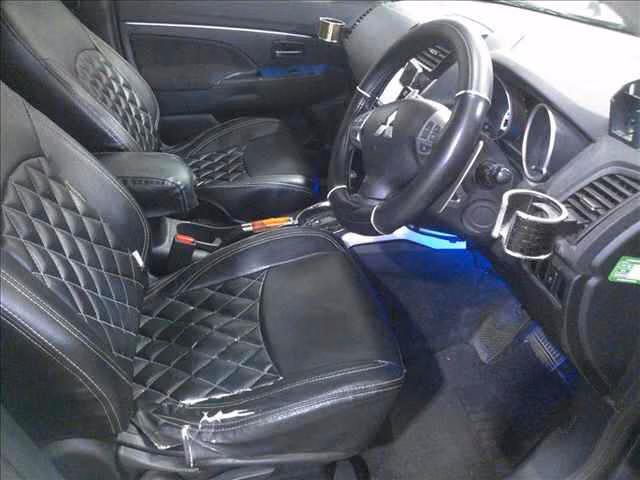 MITSUBISHI RVR