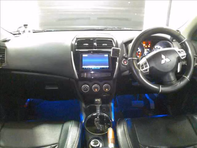 MITSUBISHI RVR