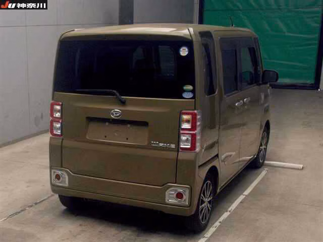 DAIHATSU WAKE