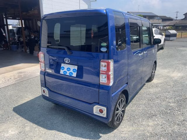 TOYOTA PIXIS MEGA