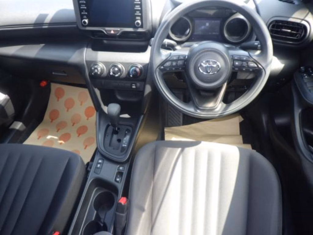 TOYOTA YARIS CROSS