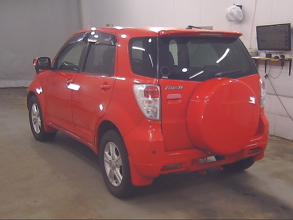 TOYOTA RUSH