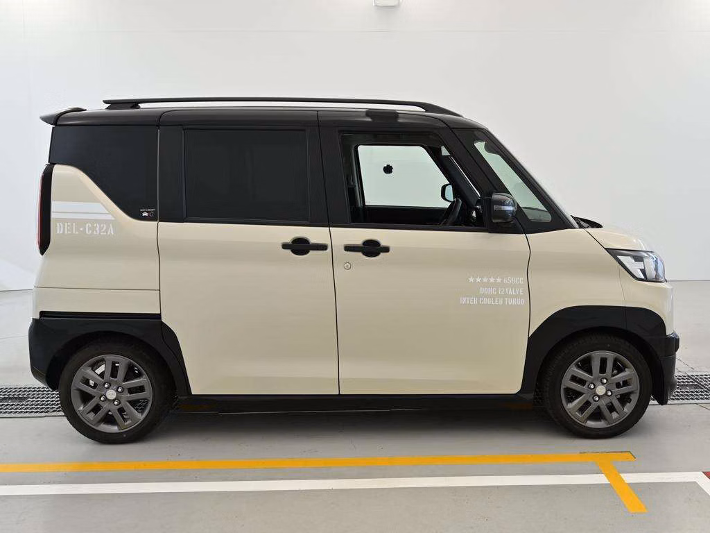 MITSUBISHI DELICA MINI