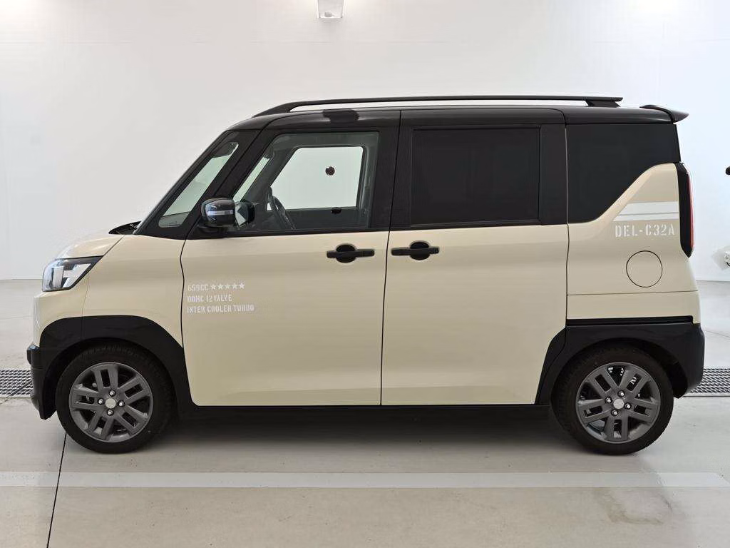 MITSUBISHI DELICA MINI